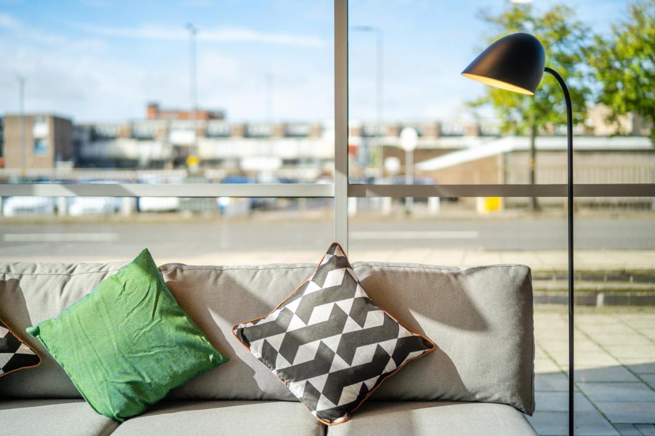 Holiday Inn Stevenage By Ihg Esterno foto