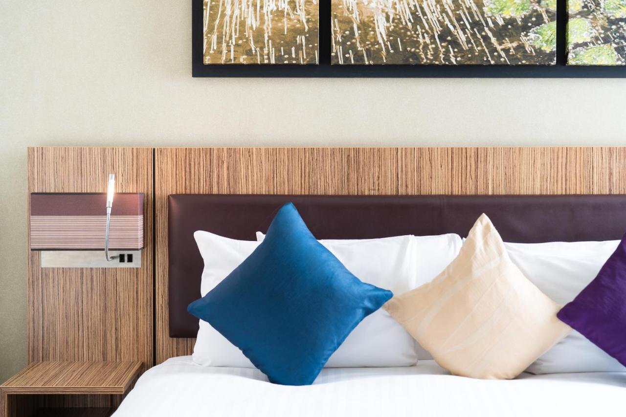 Holiday Inn Stevenage By Ihg Esterno foto