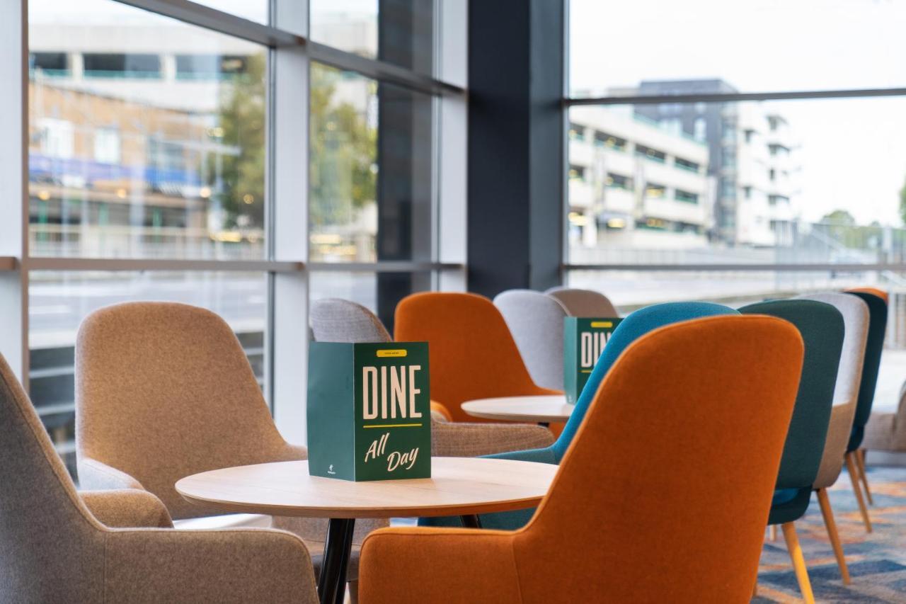 Holiday Inn Stevenage By Ihg Esterno foto