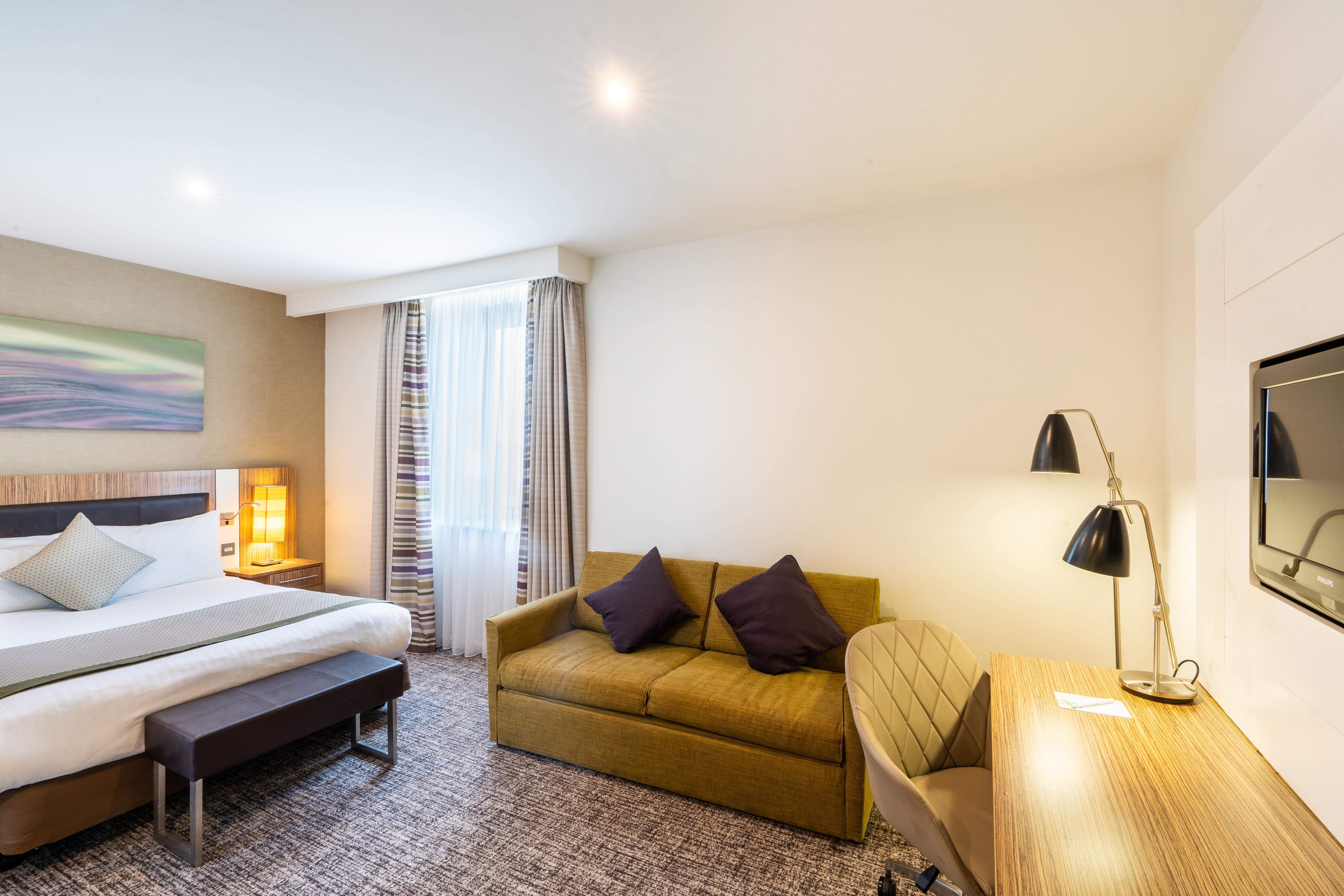 Holiday Inn Stevenage By Ihg Esterno foto