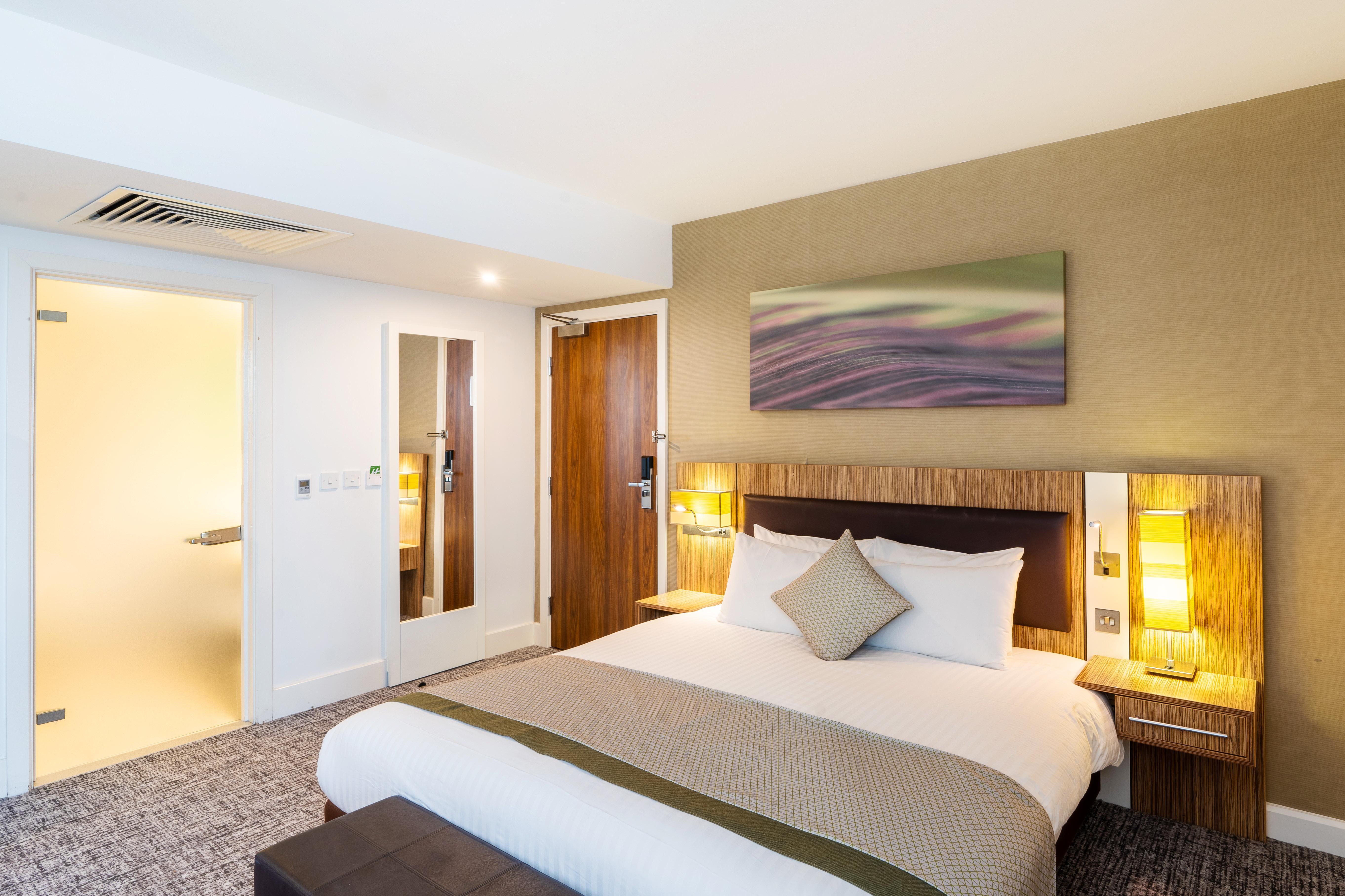 Holiday Inn Stevenage By Ihg Esterno foto