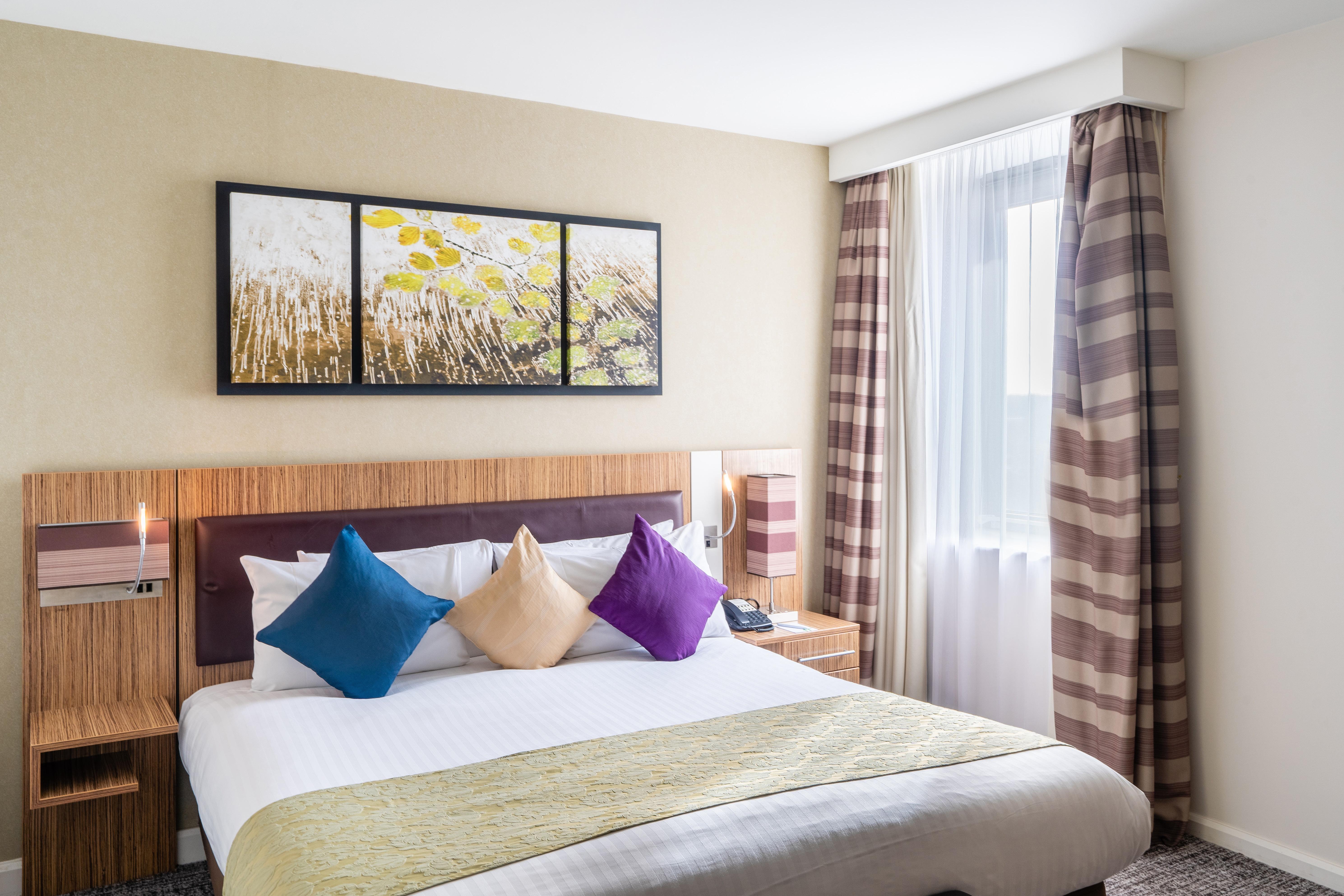 Holiday Inn Stevenage By Ihg Esterno foto