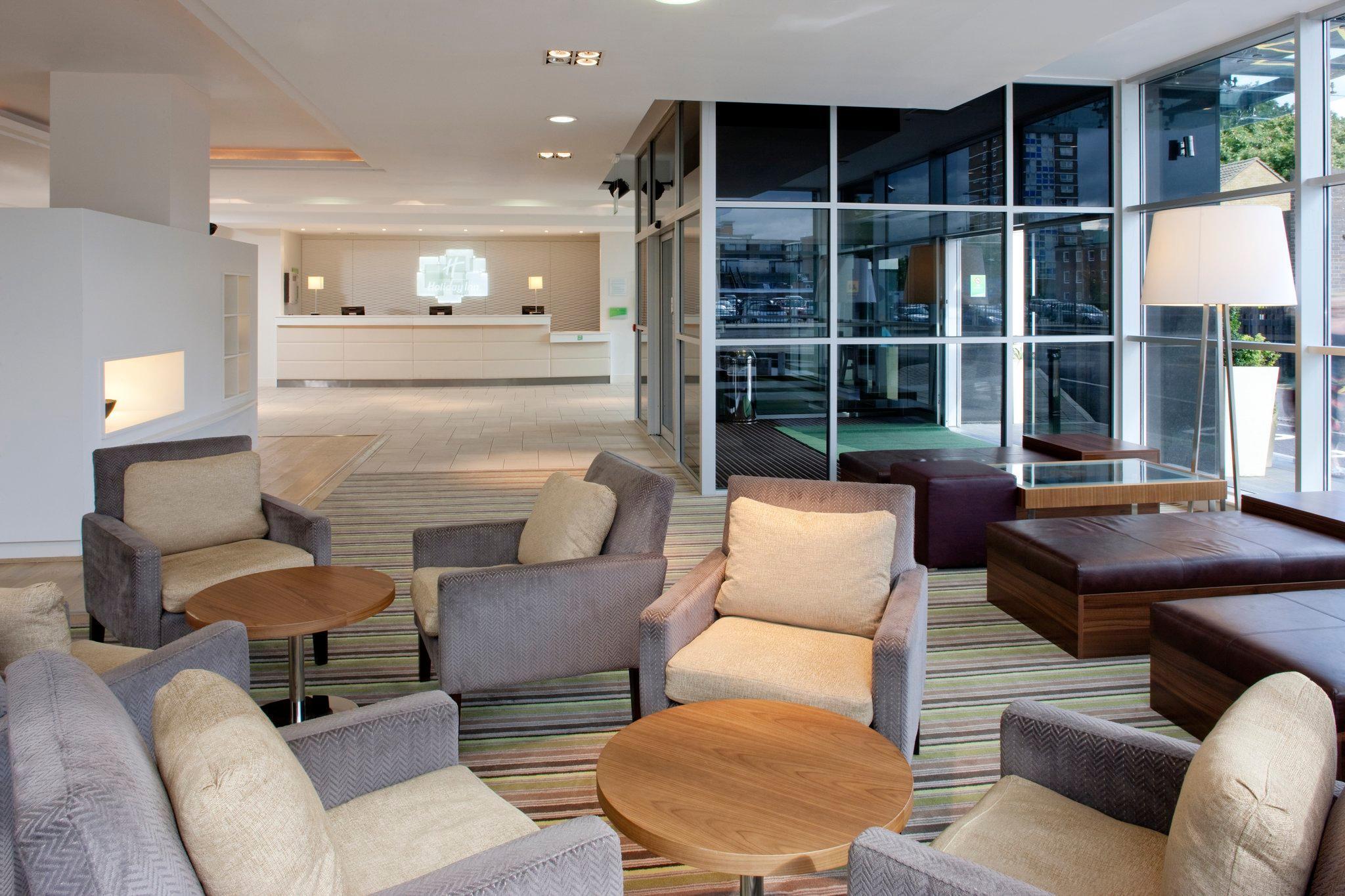 Holiday Inn Stevenage By Ihg Esterno foto