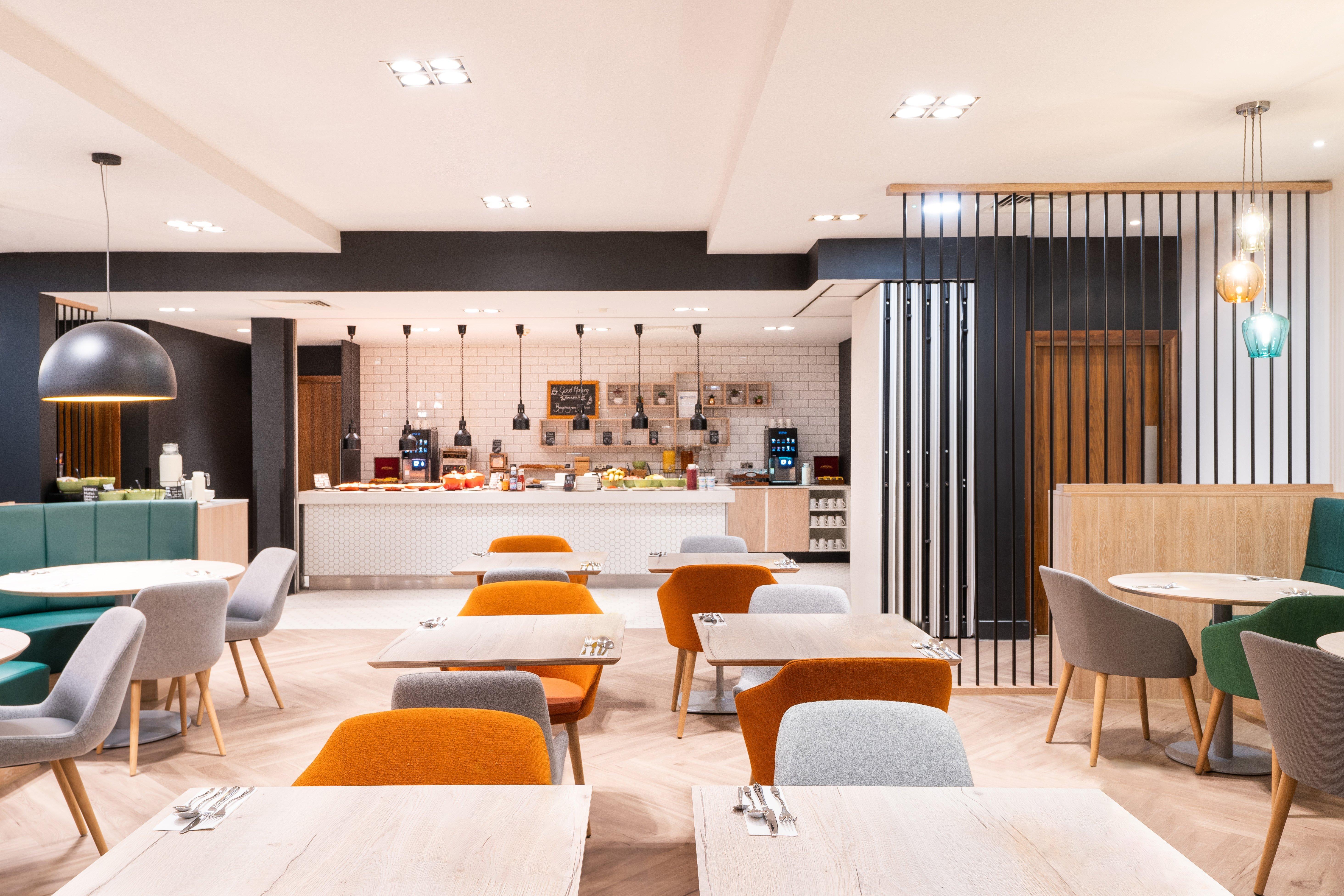 Holiday Inn Stevenage By Ihg Esterno foto
