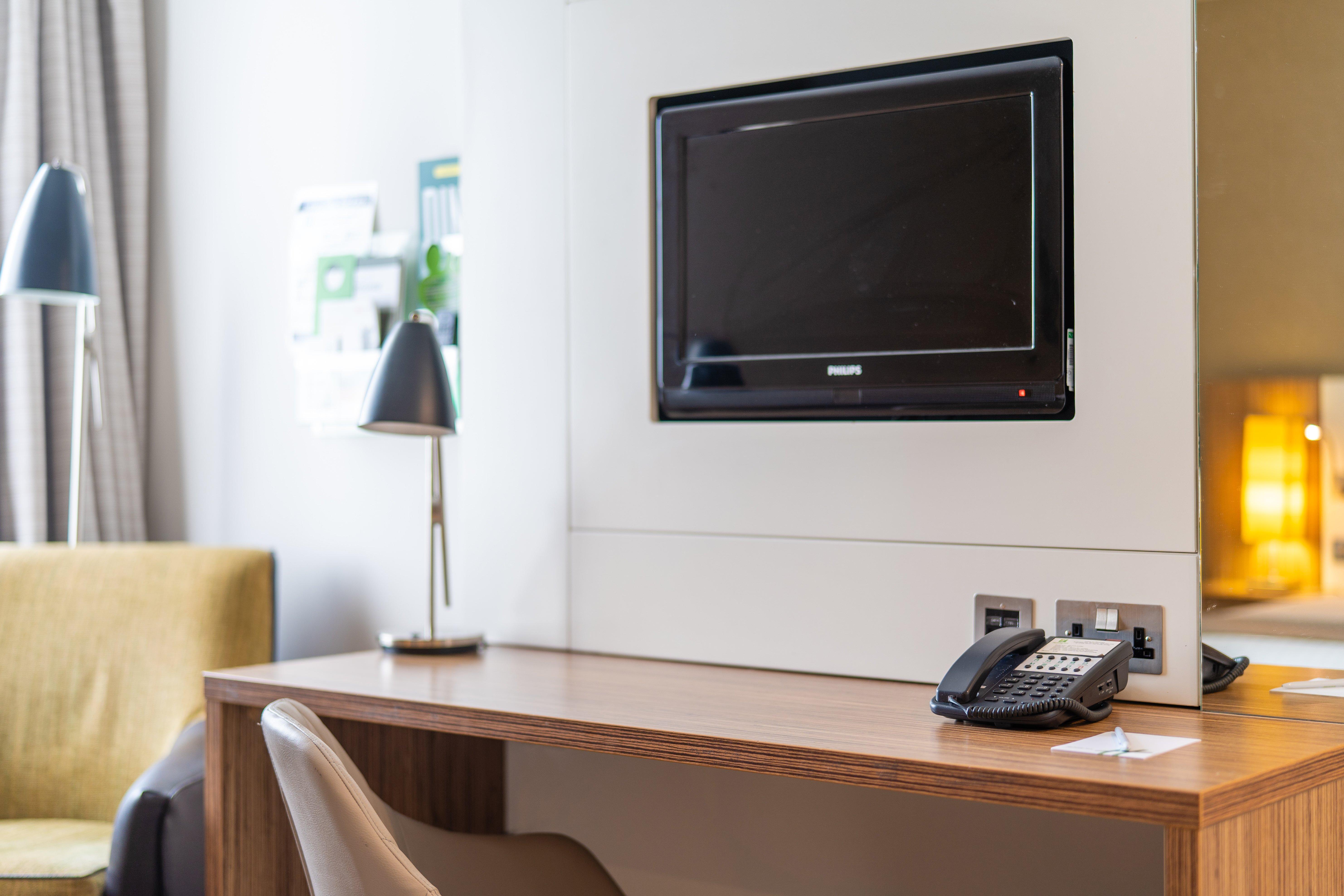Holiday Inn Stevenage By Ihg Esterno foto