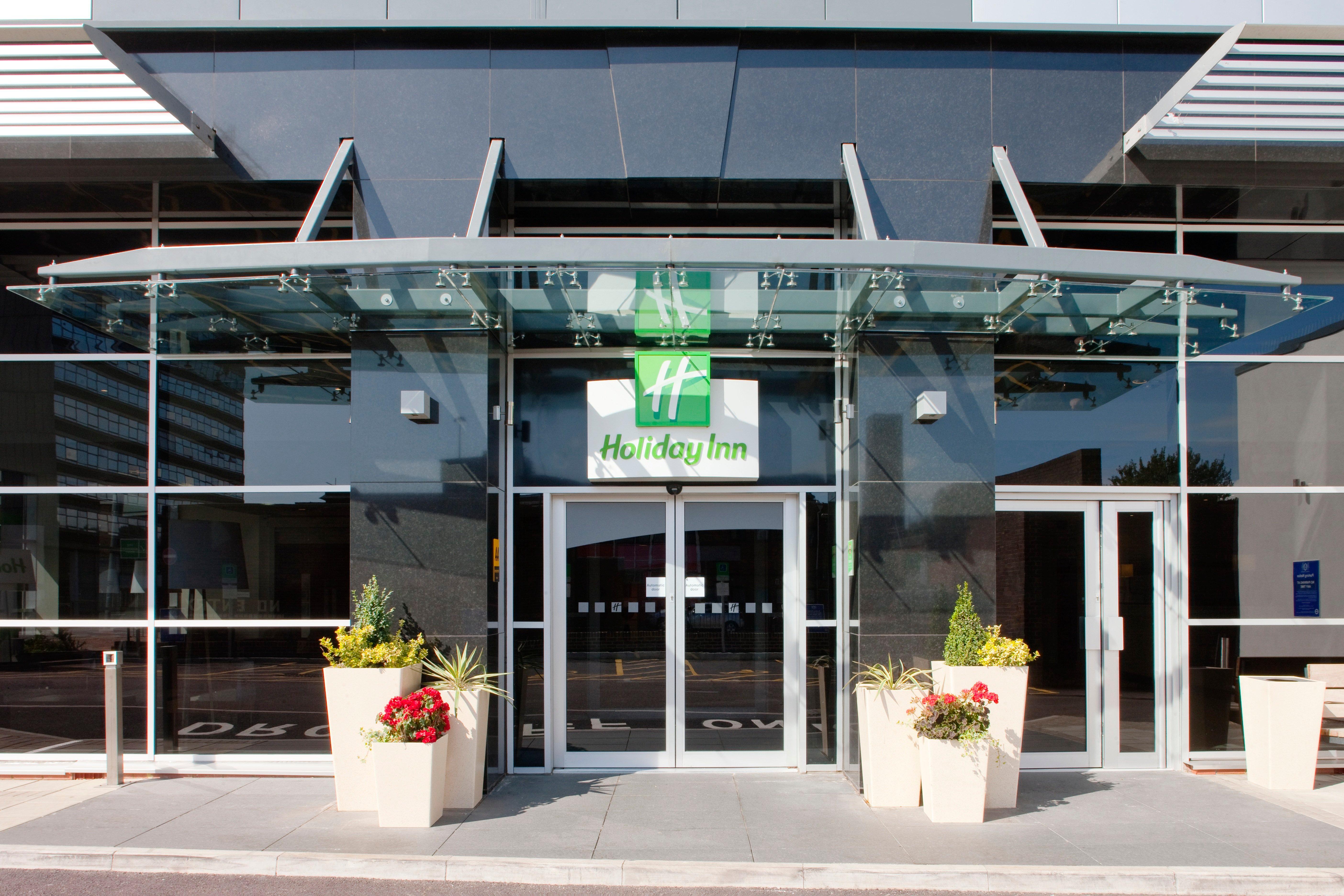 Holiday Inn Stevenage By Ihg Esterno foto