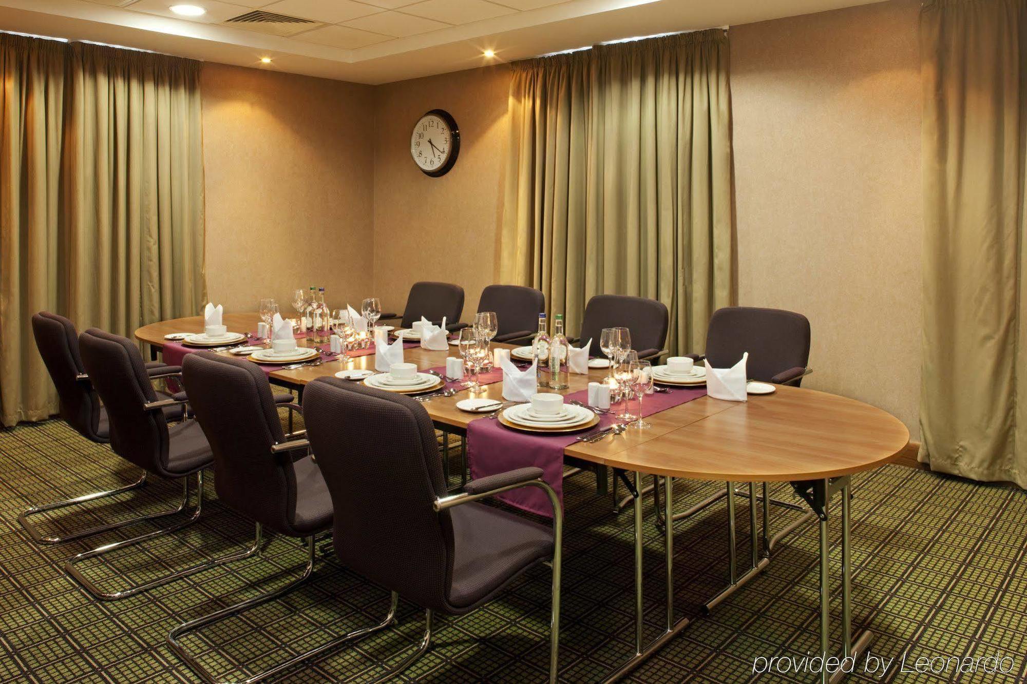 Holiday Inn Stevenage By Ihg Ristorante foto