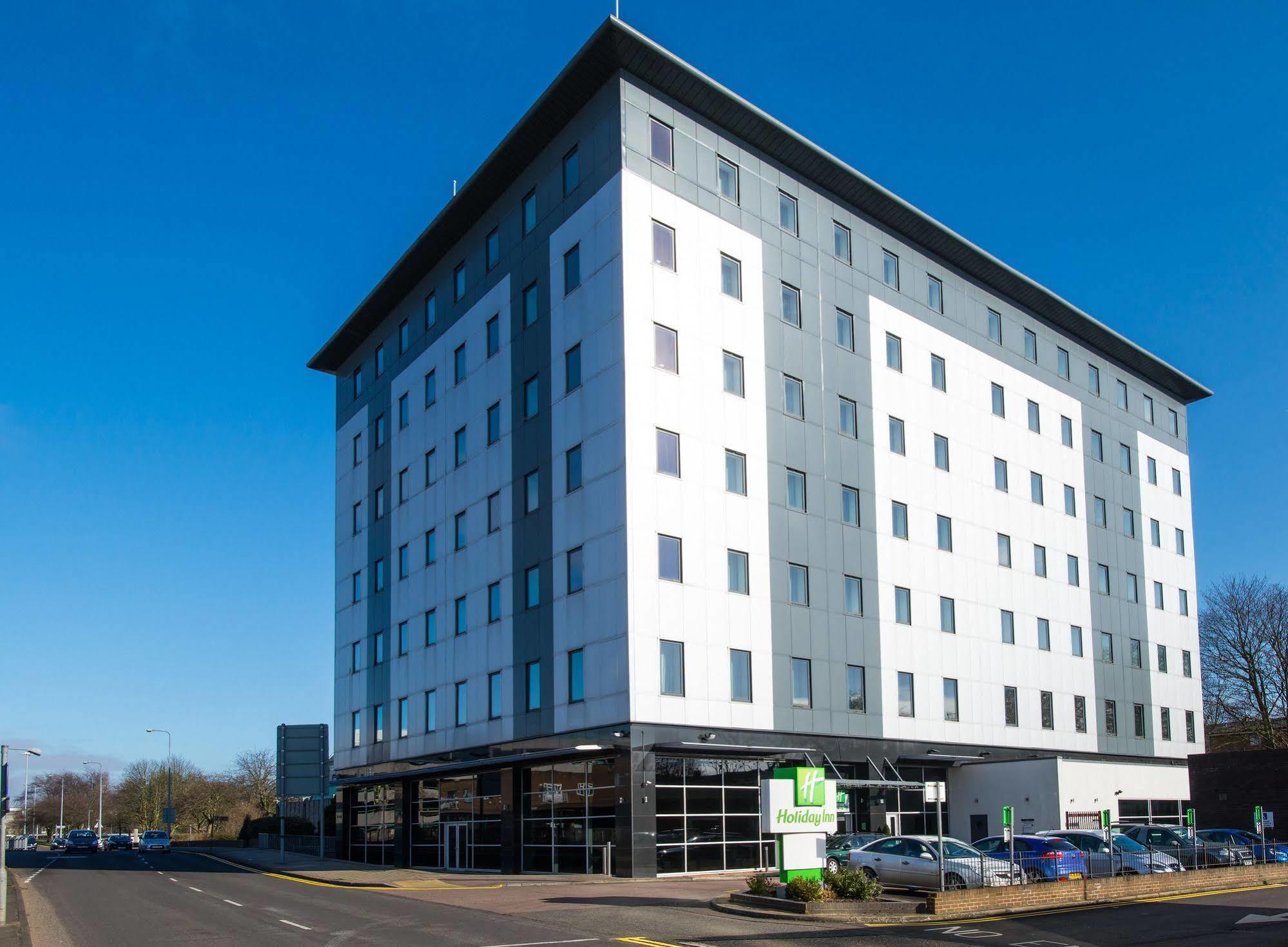 Holiday Inn Stevenage By Ihg Esterno foto