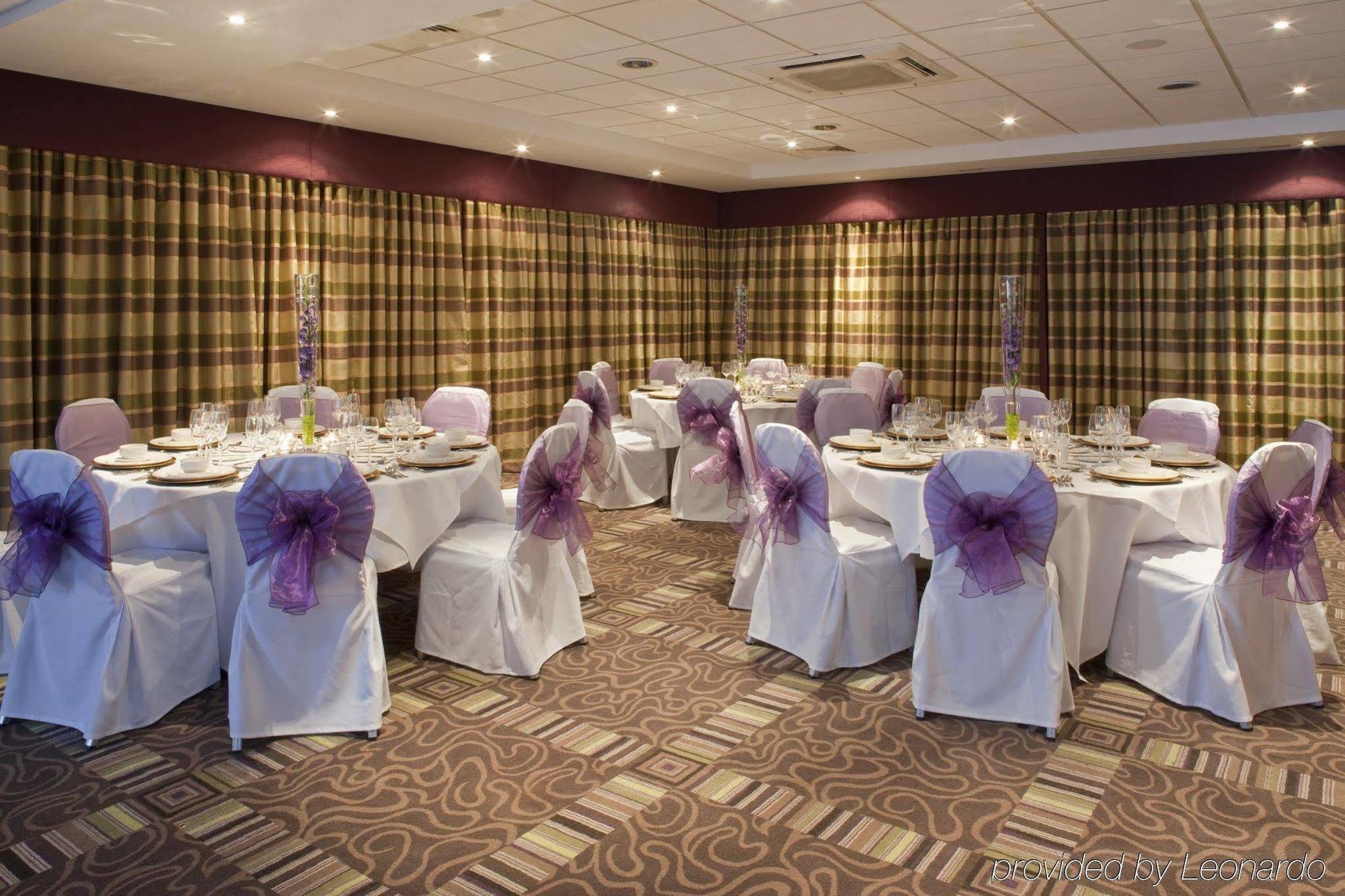 Holiday Inn Stevenage By Ihg Ristorante foto