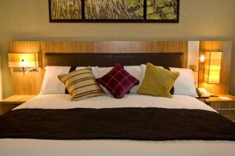 Holiday Inn Stevenage By Ihg Esterno foto
